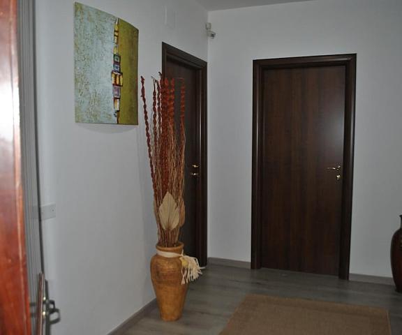 Raxul Room Sardinia Sestu Interior Entrance