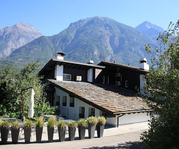 Hôtel Village Valle d'Aosta Quart Exterior Detail