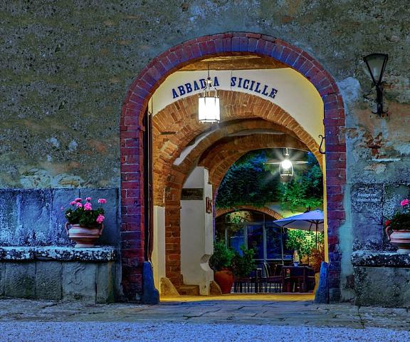 Abbadia Sicille Relais Tuscany Trequanda Entrance