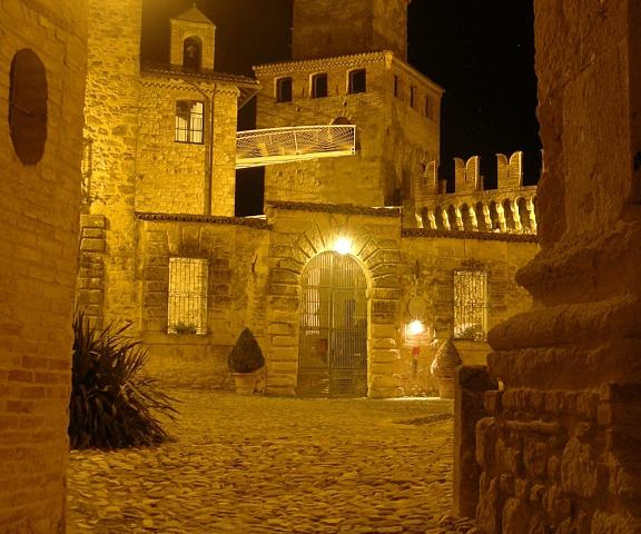 Castello di Vigoleno Emilia-Romagna Vernasca Exterior Detail