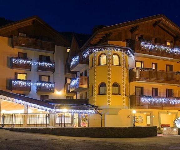 Gaia Wellness Residence Hotel Trentino-Alto Adige Mezzana Exterior Detail
