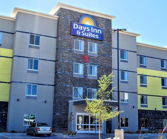 Days Inn & Suites by Wyndham Lubbock Medical Center Texas Lubbock Facade