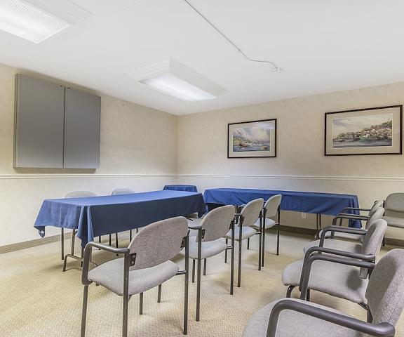 Quality Suites Whitby Ontario Whitby Meeting Room