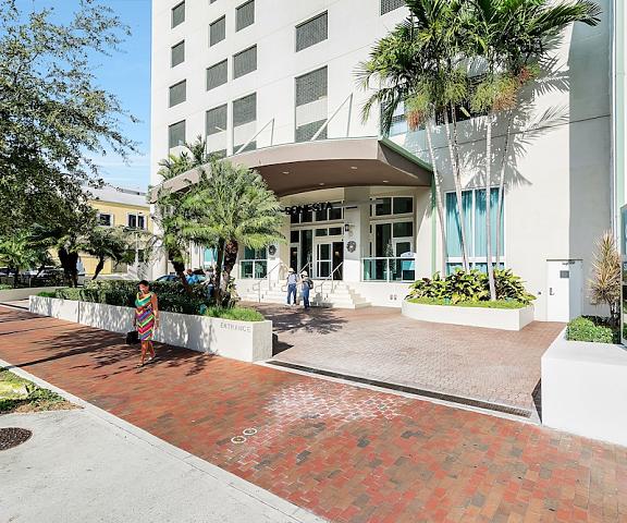 Private Residences at Hotel Arya by SoFLA Vacations Florida Miami Facade