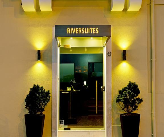 Riversuites Centro Coimbra Entrance