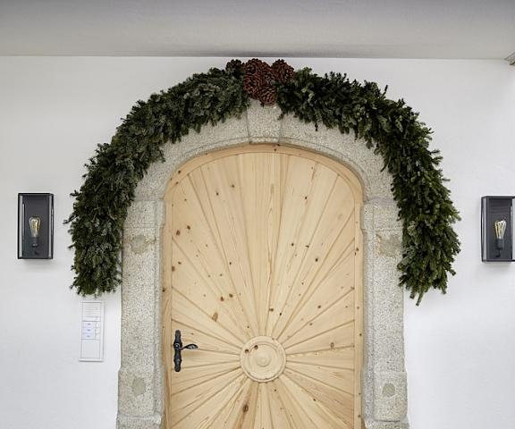 Tennerhof Luxury Chalets Tirol Kitzbuhel Interior Entrance