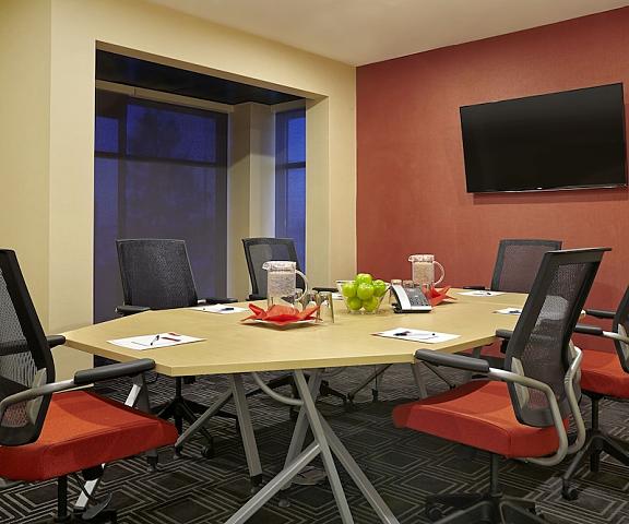 TownePlace Suites by Marriott London Ontario London Meeting Room