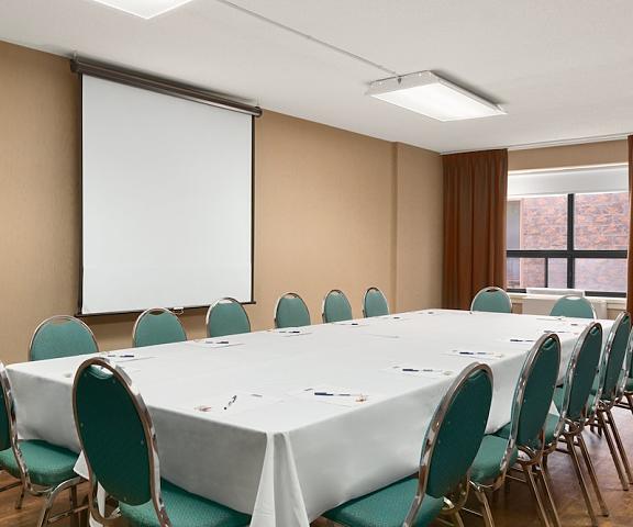Travelodge by Wyndham Downtown Barrie Ontario Barrie Meeting Room