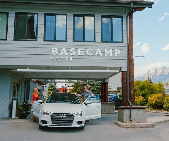 Basecamp Lodge Canmore Alberta Canmore Facade