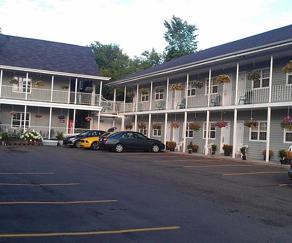 Midtown Motel & Suites New Brunswick Moncton Parking
