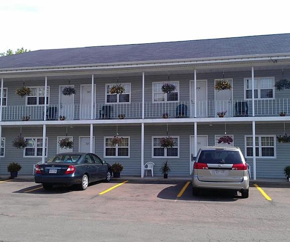 Midtown Motel & Suites New Brunswick Moncton Parking