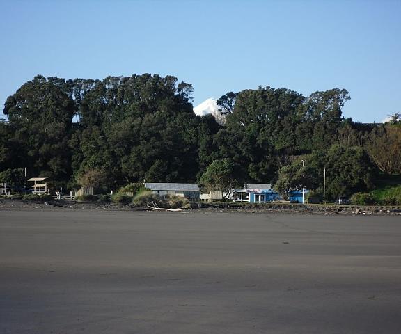 Opunake Beach Kiwi Holiday Park null Opunake Beach