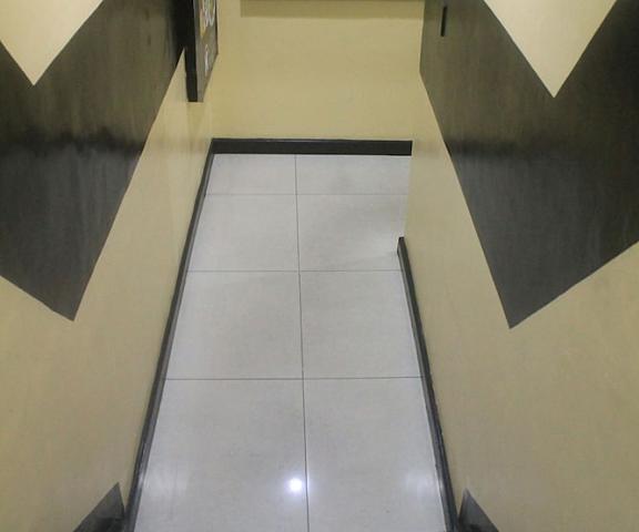 Halina Drive Inn Hotels - Sta Mesa null Manila Staircase