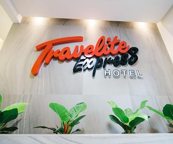 Travelite Express Hotel null Baguio Interior Entrance