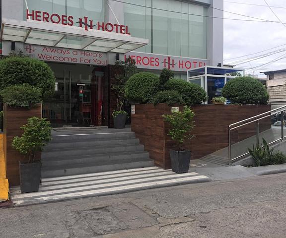 Heroes Hotel null Manila Entrance