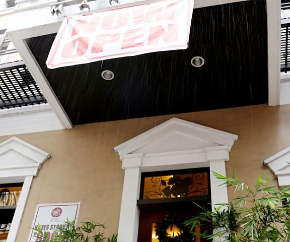 The Windy Ridge Hotel Manila null Manila Porch