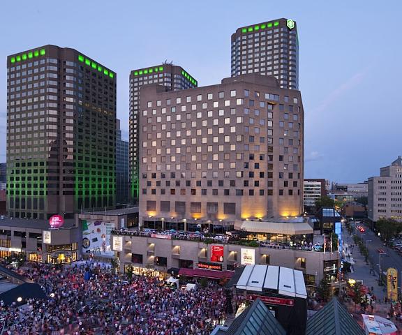 DoubleTree by Hilton Montreal Quebec Montreal Facade