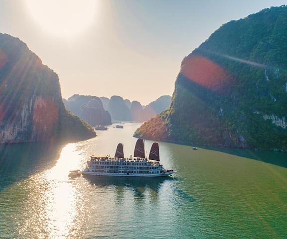 Victory Star Cruise Quang Ninh Halong Exterior Detail