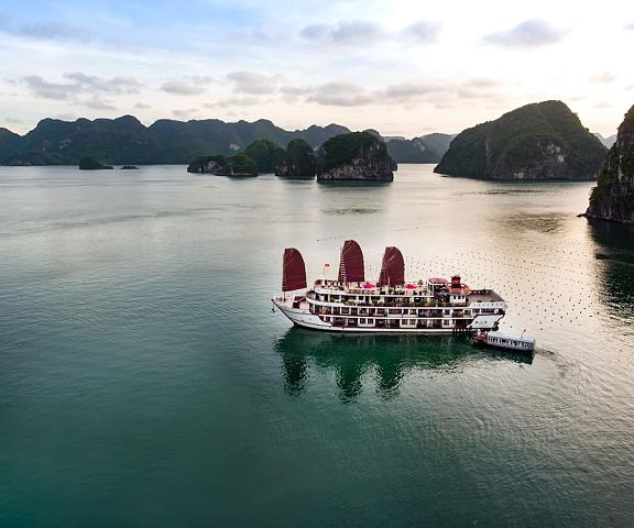Alisa Premier Cruise Quang Ninh Halong Exterior Detail