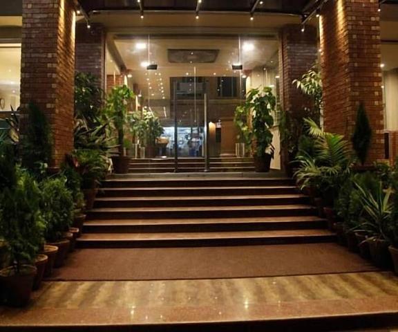 Hotel Grand Inn null Lahore Exterior Detail