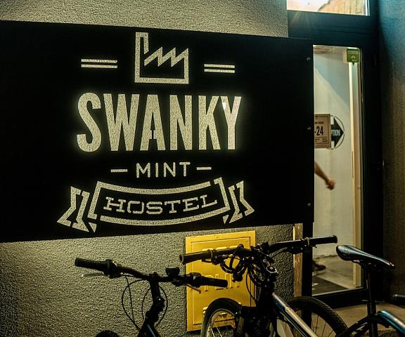 Swanky Mint hostel null Zagreb Facade