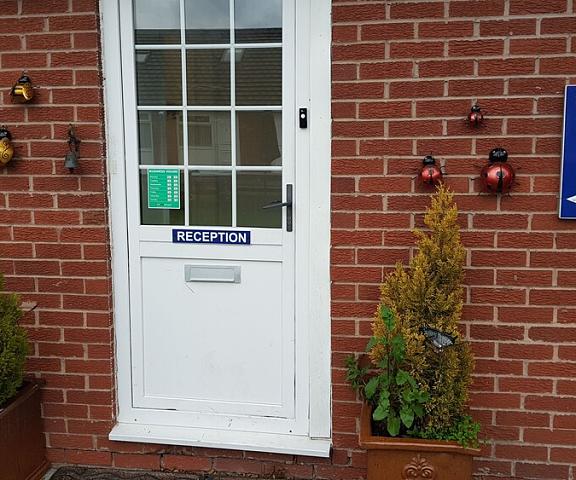 Chelford Guesthouse England Knutsford Entrance