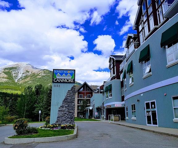 Sunset Mountain Inn and Spa Alberta Canmore Facade
