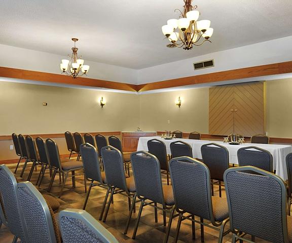 Travelodge by Wyndham Simcoe Ontario Simcoe Meeting Room
