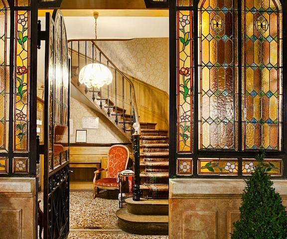 Hôtel Belle Epoque Bourgogne-Franche-Comte Beaune Staircase