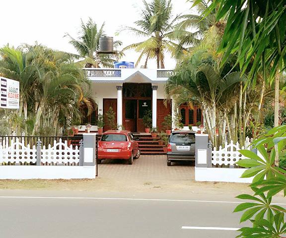 Karakkatt Holiday Home Kerala Wayanad Entrance