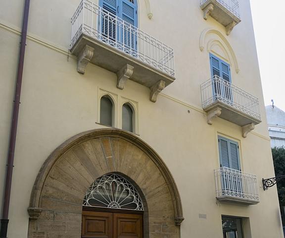 ZIBIBBO SUITES & ROOMS - Aparthotel in Centro Storico a Trapani Sicily Trapani Entrance