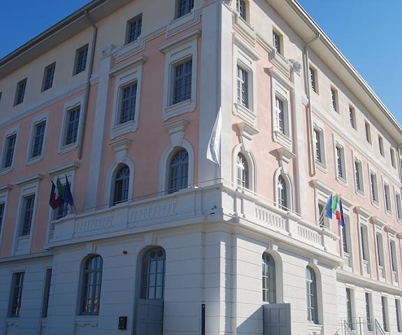 Nuovo Albergo Operai Friuli-Venezia Giulia Monfalcone Entrance