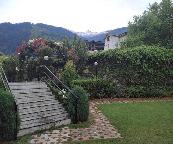De Vivendi Resorts (35000 Sq.ft Open Lawn with BBQ) Himachal Pradesh Manali Property Grounds