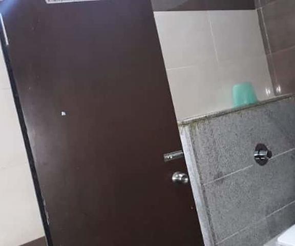 Hotel Siddhi Vinayak Madhya Pradesh Gwalior Washroom
