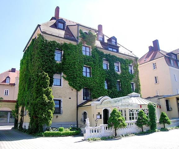Romantik Hotel Fürstenhof Bavaria Landshut Entrance