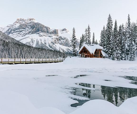 Emerald Lake Lodge British Columbia Field Entrance