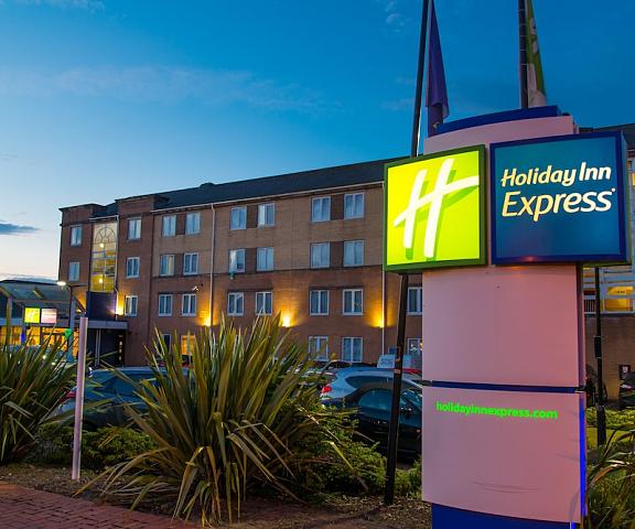 Holiday Inn Express Cardiff Bay, an IHG Hotel Wales Cardiff Exterior Detail