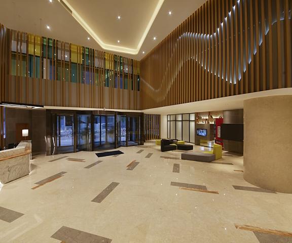Holiday Inn Express Zhengzhou Zhengdong, an IHG Hotel Henan Zhengzhou Exterior Detail