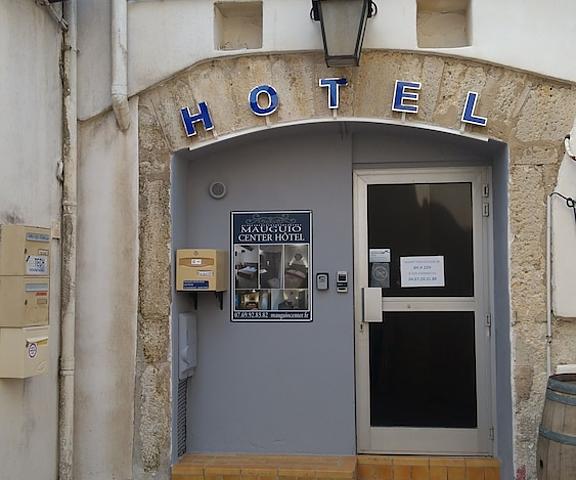 Mauguio Center Hôtel Occitanie Mauguio Entrance
