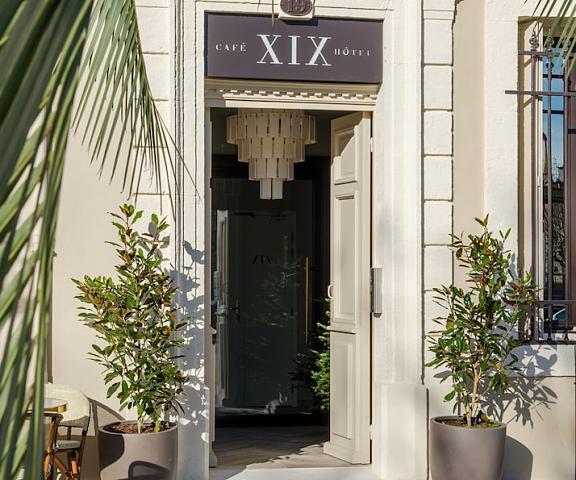 Hotel Cafe Glacier Le XIX Occitanie Beziers Entrance
