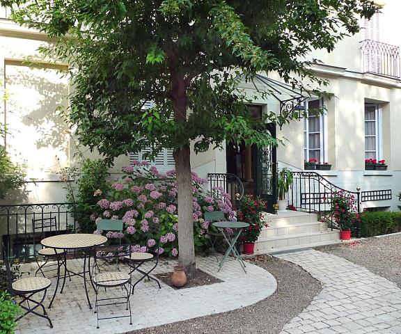 Hôtel du Manoir Centre - Loire Valley Tours Exterior Detail