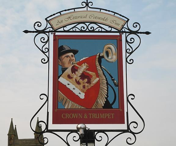 Crown and Trumpet Inn England Broadway Exterior Detail