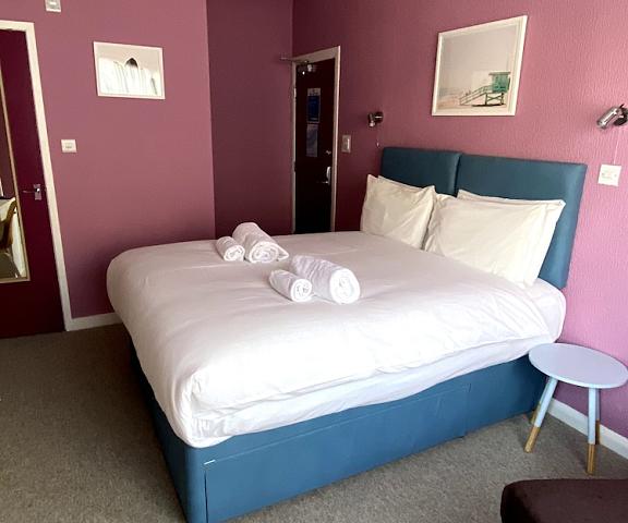 WiseStay Wales Cardiff Room
