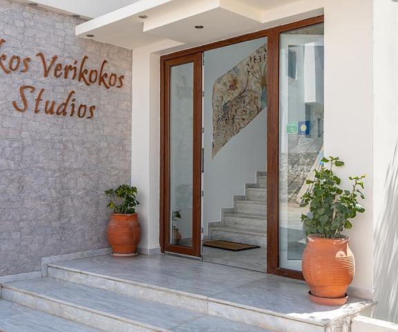 Nikos Verikokos Studios null Naxos Entrance