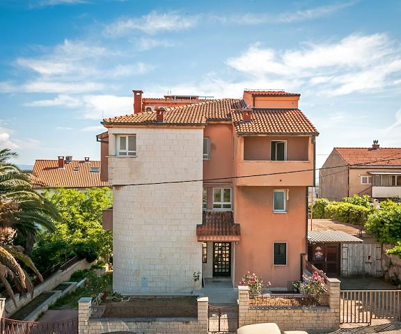 Apartments Zuvela Split-Dalmatia Split Property Grounds