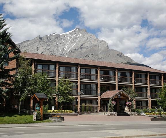 High Country Inn Alberta Banff Facade
