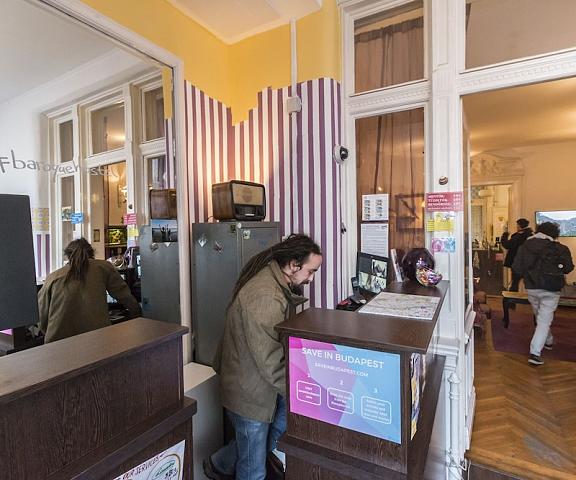 Baroque Hostel & Coworking null Budapest Reception