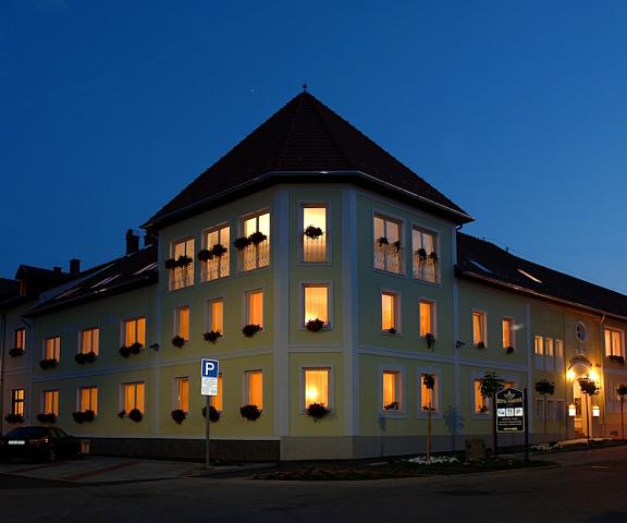 Hotel Korona Eger null Eger Exterior Detail