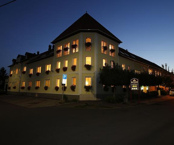 Hotel Korona Eger null Eger Facade