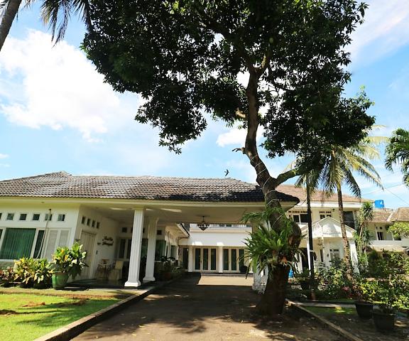 Villa Sri Manganti West Java Jakarta Facade